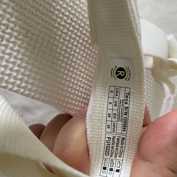 Teva Women's Flatform Universal Sandals White Size 8 - Picture 2 of 2